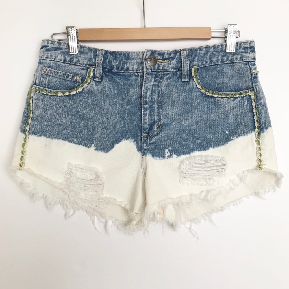 FREE PEOPLE Distressed Denim Cut Off Shorts Sz 27